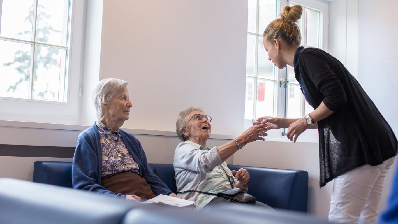 Geriatrie Lebensqualität steigern MEDICUM WESEMLIN